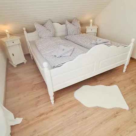 Waldapart * Willingen (Upland)